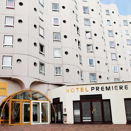 Hotelf1 Cergy Esterno foto